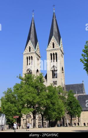 Towers of Halberstadt Cathedral or Church of St Stephen and St Sixtus, Gothic church, built between 1236 and 1491, Halberstadt, Saxony-Anhalt, Germany Stock Photo