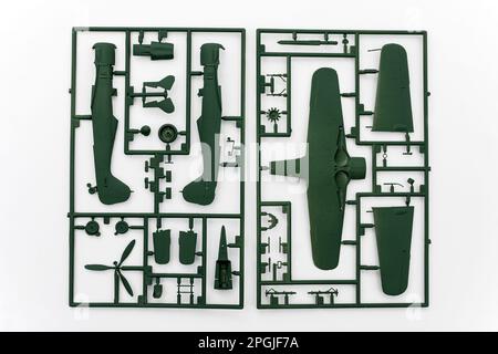 Revell Focke Wulf Fw 190 A-8 1/72 scale model aircraft parts Stock Photo