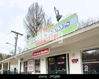 The Loveless Café is a local Southern café that's been open since 1951 and has become a historical landmark. Stock Photo