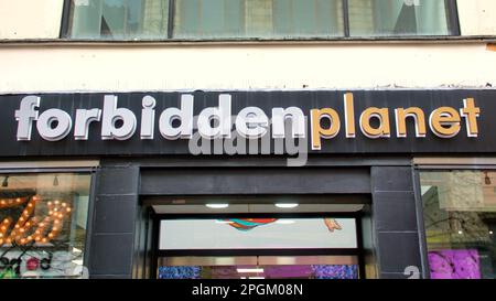 Forbidden Planet, 832 Broadway, New York, NY. exterior storefront of a  comic books, and toy store in Manhattan Stock Photo - Alamy