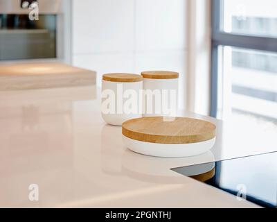 https://l450v.alamy.com/450v/2pgnthj/salt-and-pepper-shaker-with-box-container-on-kitchen-counter-2pgnthj.jpg