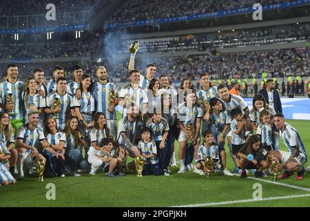 Buenos Aires, Argentina, 23th Mar, 2023. Argentina players and their families celebrate winning the FIFA World Cup Qatar 2022 after the match between Argentina and Panama, for the International Friendly 2023, at Monumental de Nunez Stadium, in Buenos Aires on March 23. Photo: Luciano Bisbal/DiaEsportivo/Alamy Live News Stock Photo
