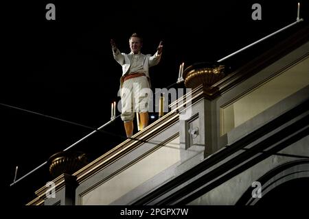 https://l450v.alamy.com/450v/2pgpx7w/washington-united-states-23rd-mar-2023-french-high-wire-artist-philippe-petit-performs-wonder-on-the-wire-approximately-50-feet-above-during-a-fundraiser-at-the-national-building-museum-in-washington-dc-usa-on-march-23-2023-photo-by-yuri-gripasabacapresscom-credit-abaca-pressalamy-live-news-2pgpx7w.jpg