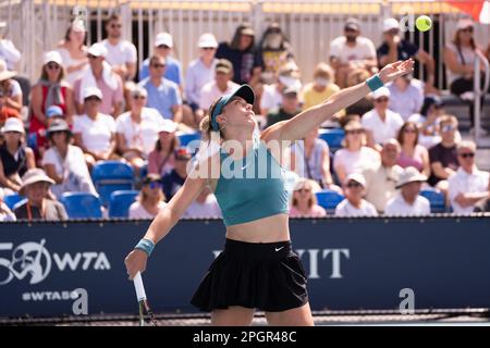 Miami Gardens, Florida, USA. 22nd Mar, 2023. March, 23 - Miami Gardens:Paula Badosa of Spain plays Laura Siegemund of Germany during the 2nd round of the 2023 Miami Open by Itau. (Credit Image: © Andrew Patron/ZUMA Press Wire) EDITORIAL USAGE ONLY! Not for Commercial USAGE! Stock Photo