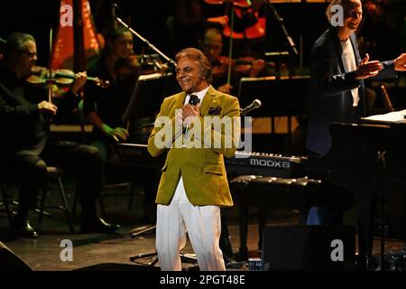 Coral Springs FL, USA, 23/03/2023, Coral Springs FL, USA. 23rd Mar, 2023. Johnny Mathis performs during The Voice Of Romance Tour at Coral Springs Center for the Arts on March 23, 2023 in Coral Springs, Florida. Credit: Mpi04/Media Punch/Alamy Live News Stock Photo