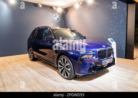 BMW X7 (G07) (Phytonic Blue)