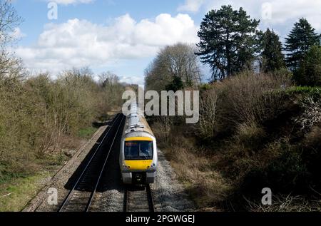 Chiltern Railways class 168 diesel train travelling between Leamington Spa and Warwick, Warwickshire, UK Stock Photo