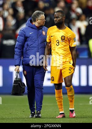 SAINT-DENIS - Lutsharel Geertruida of Holland during the UEFA EURO 2024 qualifying match between France and Netherlands at Stade de France on March 24, 2023 in Saint-Denis, France. ANP MAURICE VAN STONE Stock Photo