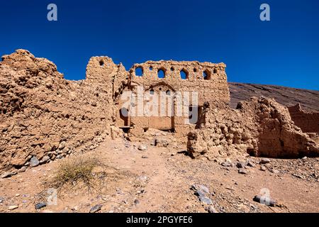 The castle ruins of Tanuf, Wadi Tanuf, Al Dakhiliyah, Oman Stock Photo