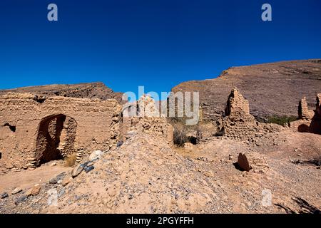 The castle ruins of Tanuf, Wadi Tanuf, Al Dakhiliyah, Oman Stock Photo