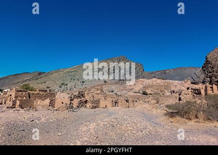 The castle ruins of Tanuf, Wadi Tanuf, Al Dakhiliyah, Oman Stock Photo