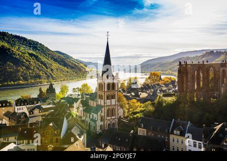 Vineyards and town, St. Peters Parish Church and the ruined Werner Chapel, Bacharach, Upper Middle Rhine Valley, UNESCO World Heritage Site, Rhine Stock Photo