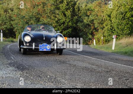 san marino , san marino - sett. 16 - 2022 : PORSCHE CARRERERA PRE A SPEEDSTER 1955 in coppa nuvolari old racing car Stock Photo