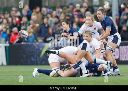 Newcastle on Saturday 25th March 2023. Caity Mattinson of Scotland passes during the Tik Tok Women's Six Nations match between England Women and Scotland Women at Kingston Park, Newcastle on Saturday 25th March 2023. (Photo: Chris Lishman | MI News) Credit: MI News & Sport /Alamy Live News Stock Photo