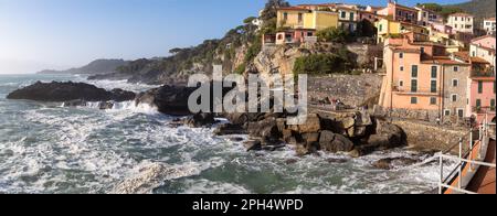 Panoramic view of Tellaro, ancient and small village near Lerici, in the Gulf of La Spezia (Golfo dei Poeti) Liguria, Italy, Europe Stock Photo