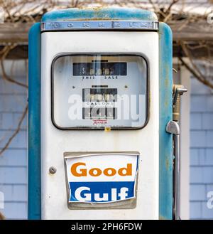 An Antique Gulf gas pump Stock Photo