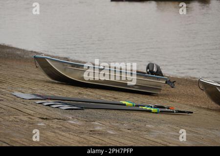 River Thames, London, UK. 26th Mar, 2023. University Boat Races, Oxford versus Cambridge; Oxford oars Credit: Action Plus Sports/Alamy Live News Stock Photo