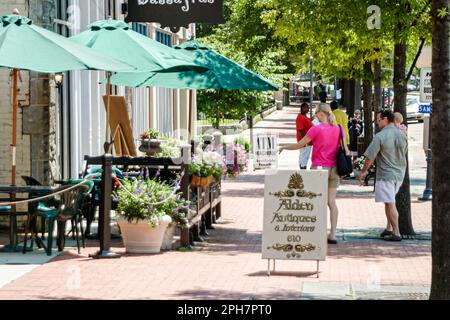 Portsmouth Virginia,Colonial history,High Street,historic preservation,preserve,shopping shopper shoppers shop shops market markets marketplace buying Stock Photo