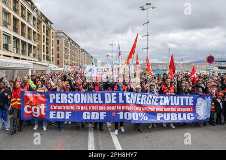 Marseille, France. 23rd Mar, 2023. Demonstrators from the CGT Energie union (General Confederation of Workers) march during the demonstration. French trade unions have called for a 9th day of action against the French government's pension reform which would raise the retirement age from 62 to 64. The police estimated, for this 9th day, the number of demonstrators parading in the streets of Marseilles at 16,000 while the unions estimated it at 280,000. (Credit Image: © Denis Thaust/SOPA Images via ZUMA Press Wire) EDITORIAL USAGE ONLY! Not for Commercial USAGE! Stock Photo