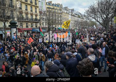 France, Paris, 2023-03-23. Demonstration, Strike, Ninth day of mobilisation against the pension reform. The Parisian procession, near Republique Place Stock Photo