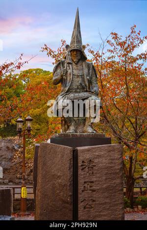 Kumamoto, Japan - Nov 23 2022: Statue of Katō Kiyomasa in front of Kumamoto castle, he is famed for building Kumamoto Castle, considered one of Japan' Stock Photo