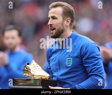 Harry Kane of England poses with their Golden Boot trophy during UEFA EURO 2024 qualifier round group C match between England against Ukraine at Wembl Stock Photo