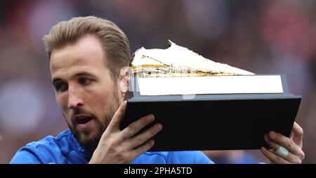 Harry Kane of England poses with their Golden Boot trophy during UEFA EURO 2024 qualifier round group C match between England against Ukraine at Wembl Stock Photo