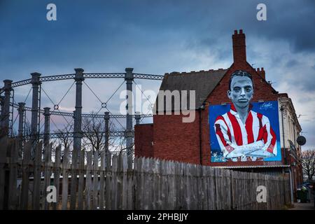 The Image of ex Sunderland AFC player Raich Carter on the side of the The Blue House Pub, Wearside. The City of Sunderland.   A new regional mayor is set to be elected in May 2024 under a £4.2bn devolution deal for the North East.. The figurehead would lead a mayoral combined authority stretching across Northumberland, Tyne and Wear, and County Durham.  The current North of Tyne mayor is Jamie Driscoll. Stock Photo