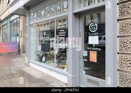 Views around Bath City Centre. the share and repair shop Stock Photo