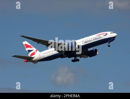 A Boeing 777-200 of British Airways departs London Gatwick Airport Stock Photo