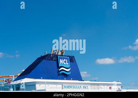 Nassau, Bahamas - Februay 18, 2016: ncl norwegian cruise line ship logo. Stock Photo