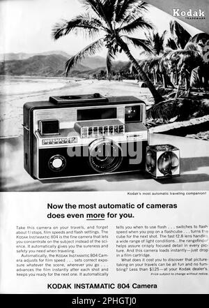 Kodak Instamatic 804 advert in a Natgeo magazine June 1966 Stock Photo