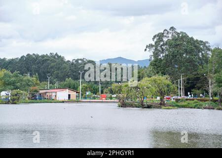 January 22, 2023, Sopo, Colombia: Lake of the Sopo Bridge Park, a place of rest and connection with nature in Cundinamarca. Stock Photo
