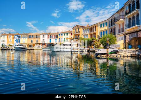 Colorful houses in waterside town Port Grimaud, known as 'Venice of Provence', Saint-Tropez, France Stock Photo