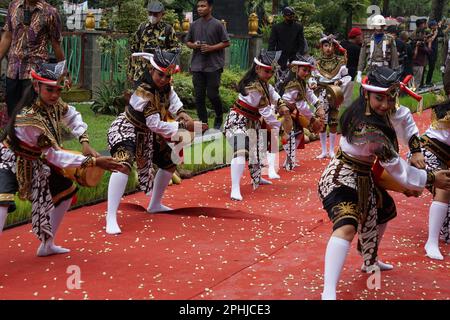 Indonesian perform reog kendang in the ceremony of Tulungagung's anniversary (Bersih Nagari) Stock Photo