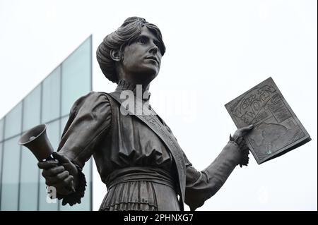 Annie Kenney statue Stock Photo