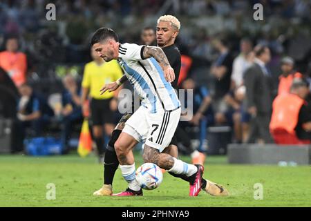 28th March 2023: Mario Kempes stadium, Córdoba, Argentina: International friendly football, Argentina versus Curacao: Rodrigo De Paul of Argentina challenges Juninho Bacuna of Curacao Stock Photo