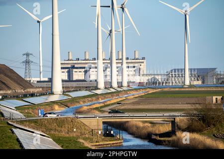 Solar park on the Slaperdijk dike near the Eemshaven, test project, 17,000 solar modules were installed on a good 5 KM, the Netherlands has over 22,00 Stock Photo