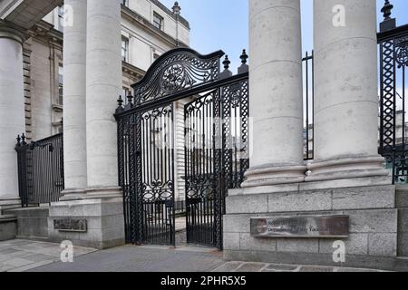 Entrance gate to the Prime Minister's building in Dublin, known in Irish as the Taoiseach Stock Photo