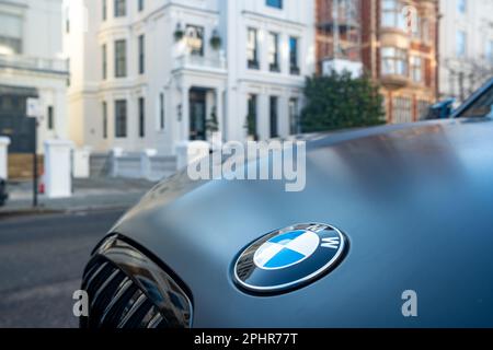 London- January 2023: BMW logo on matt balck X7 model Stock Photo