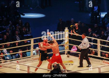 28-11-2015 Dusseldorf Germany.  Tyson Fury  and Wladimir Klitschko in centre of boxing ring - some actions Stock Photo