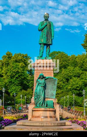 Statue of JL Runeberg, the national poet of Finland, at Esplanadi park avenue in Helsinki, Finland.. Stock Photo