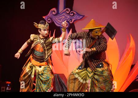 Indonesian perform loh jinawi dance. This dance symbolizes peace, prosperity and soil fertility in Indonesia Stock Photo