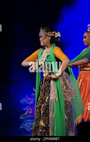 Indonesian perform loh jinawi dance. This dance symbolizes peace, prosperity and soil fertility in Indonesia Stock Photo