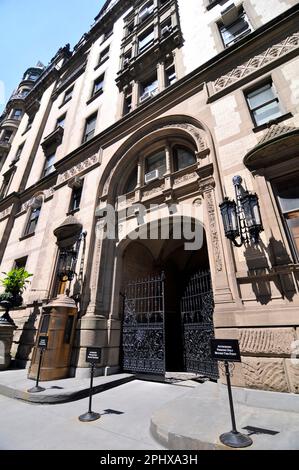 The Dakota building in the Upper West Side of Manhattan in New York City, NY, USA. Stock Photo