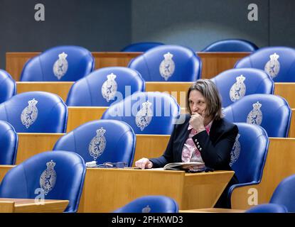 THE HAGUE - Laura Bromet (GroenLinks) during a debate in the House of Representatives about not realizing the housing construction ambitions. ANP REMKO DE WAAL netherlands out - belgium out Stock Photo