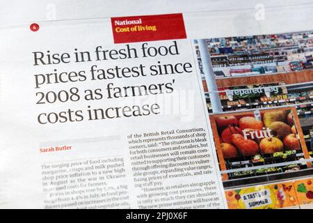 'Rise in fresh food prices fastest since 2008 as farmers' costs increase' Guardian newspaper headline cost of living article 31 August 2022 London UK Stock Photo