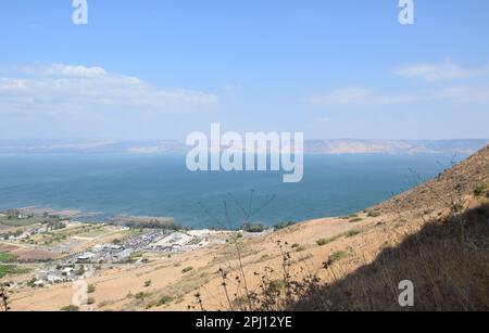 Hike along the Cliffs of Arbel Nature Reserve neat Tiberias and the Sea of Galilee, Israel Stock Photo