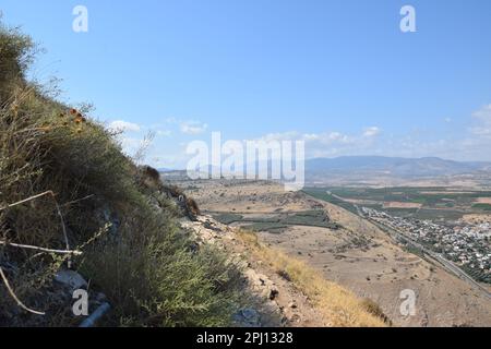 Hike along the Cliffs of Arbel Nature Reserve neat Tiberias and the Sea of Galilee, Israel Stock Photo