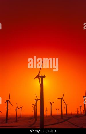 ALTAMONT PASS WIND TURBINE POWER PLANT CALIFORNIA USA Stock Photo